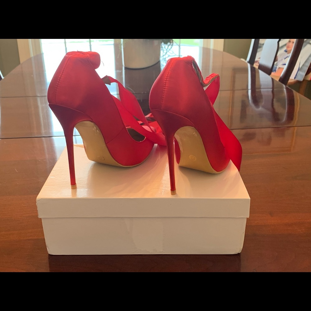 Ankle Ribbon Satin Heels~ New In Box - Picture 3 of 4